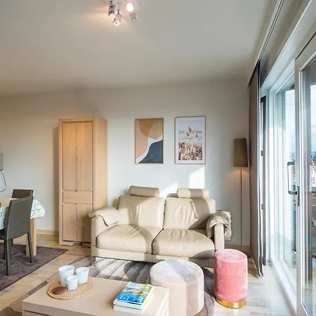 Apartment Bright With The Terrace